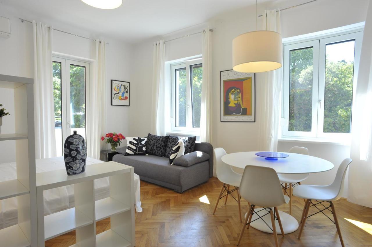 Oberon Apartament *